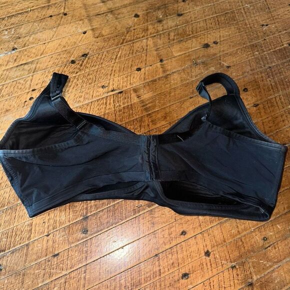 Cacique satiny black 48DDD wireless comfortable bra - Picture 3 of 4